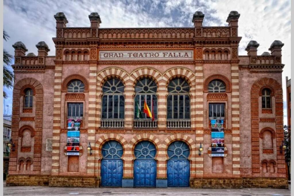 Apartamento Bonito Junto Al Gran Teatro Falla